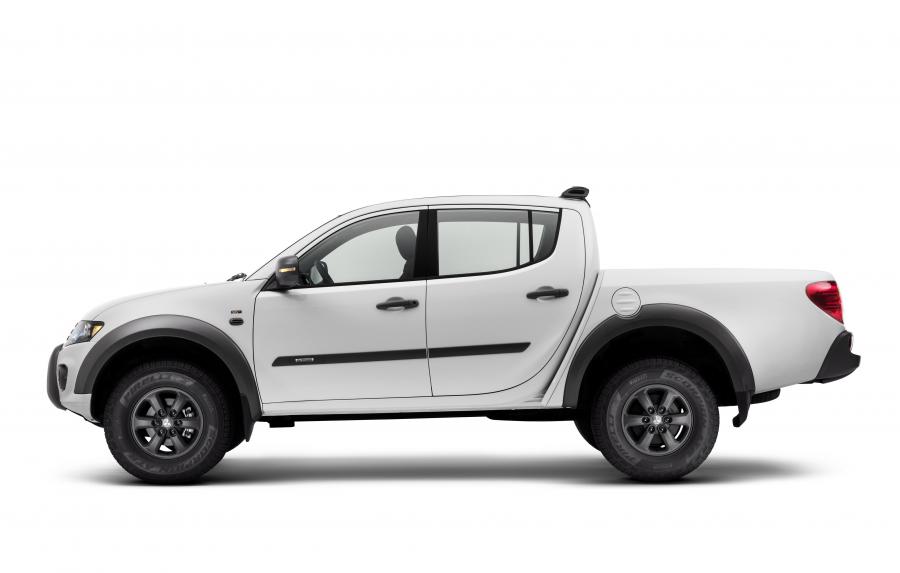  Mitsubishi L200 Triton OutDoor AT 2016 года  (LA) (фото 8 из 11)